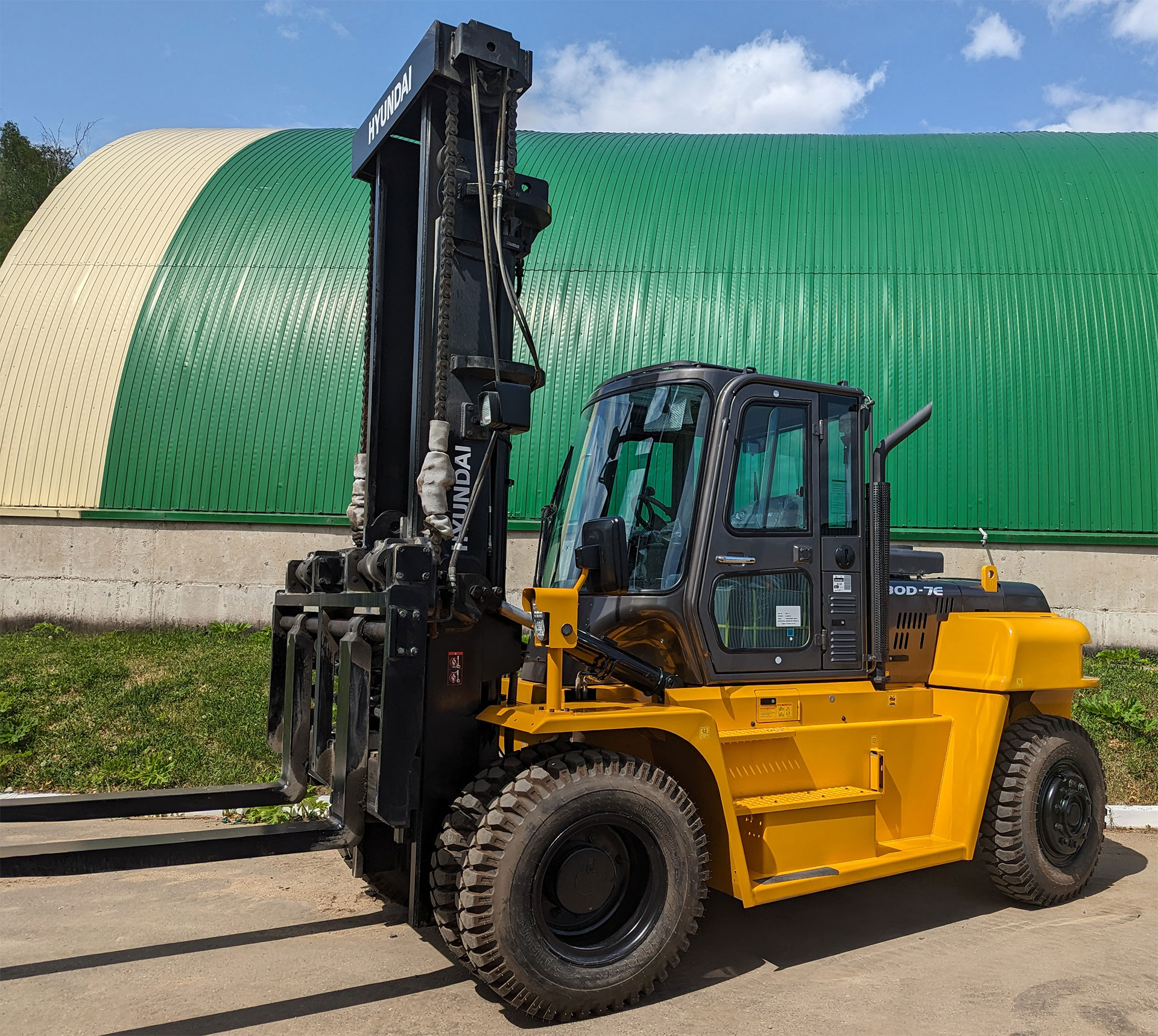Вилочный погрузчик HYUNDAI 130D-7E
